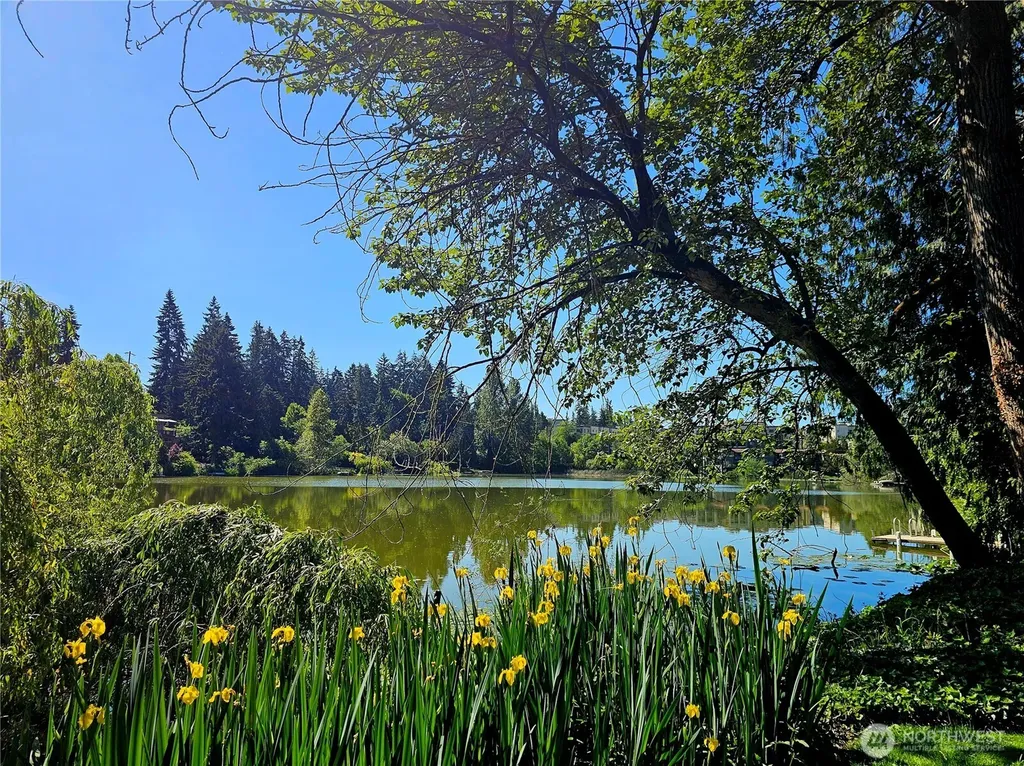 1126 N 198th Street Shoreline WA 98133