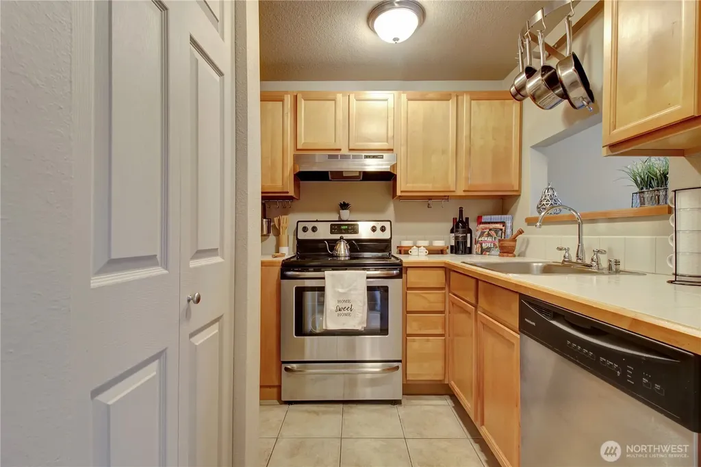 1126 N 198th Street Shoreline WA 98133