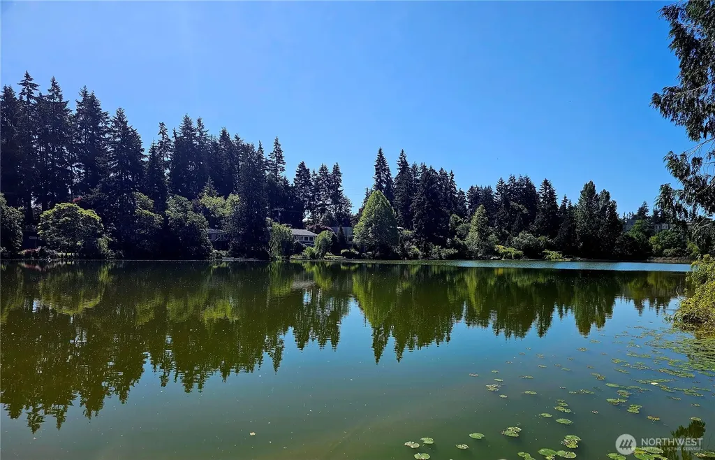 1126 N 198th Street Shoreline WA 98133