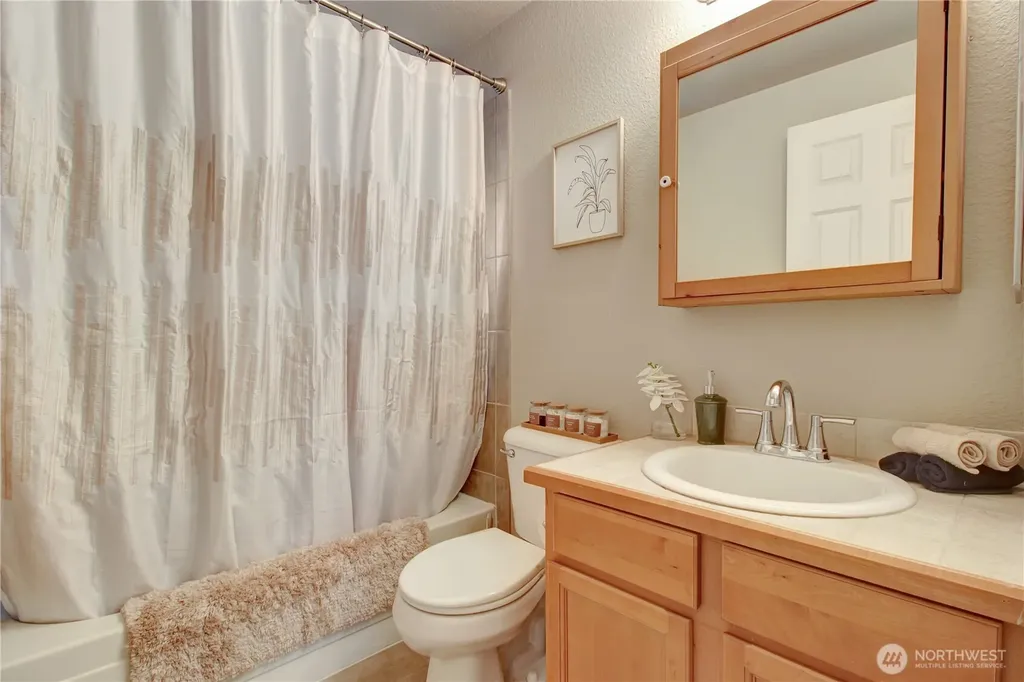 1126 N 198th Street Shoreline WA 98133