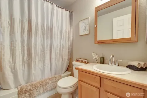 1126 N 198th Shoreline WA 98133