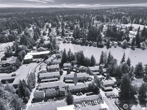 1126 N 198th Street Shoreline WA 98133