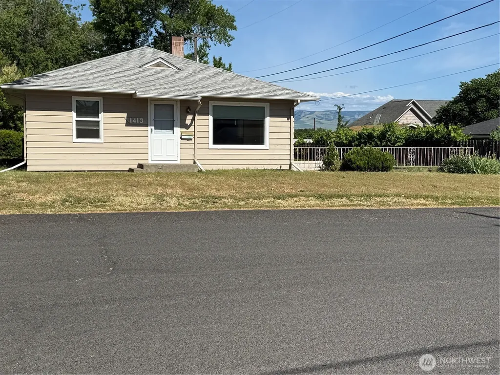 1413 SE Central Avenue College Place WA 99324