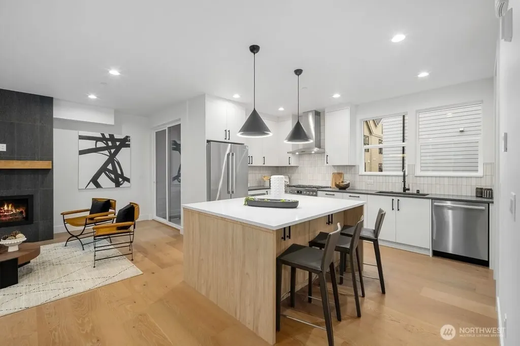 691 NW Locust St (Homesite #11) Issaquah WA 98027