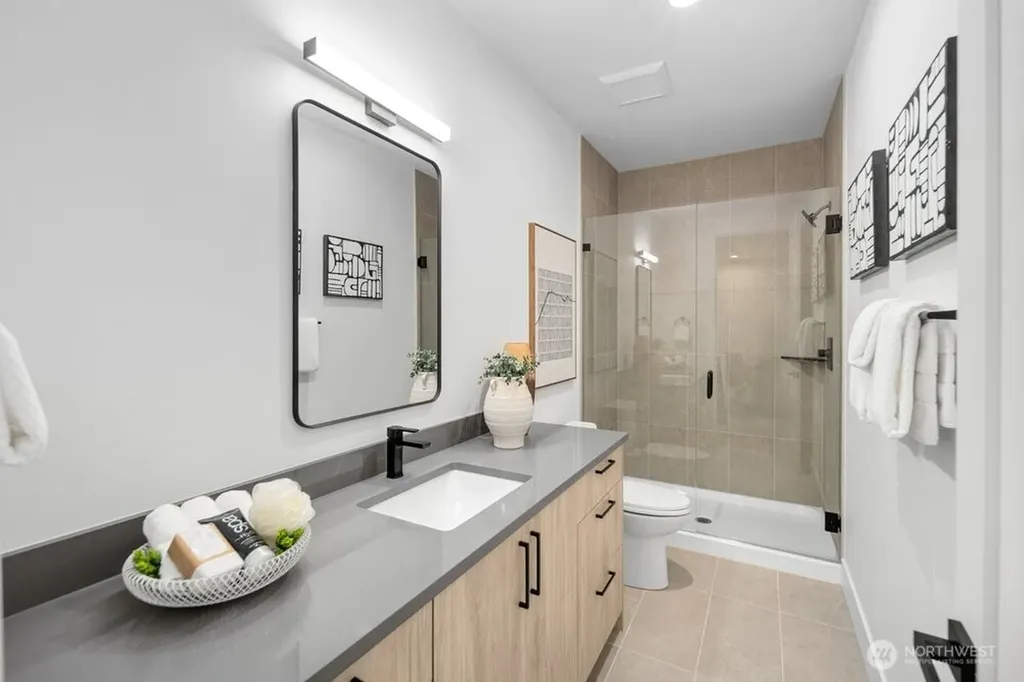 691 NW Locust St (Homesite #11) Issaquah WA 98027