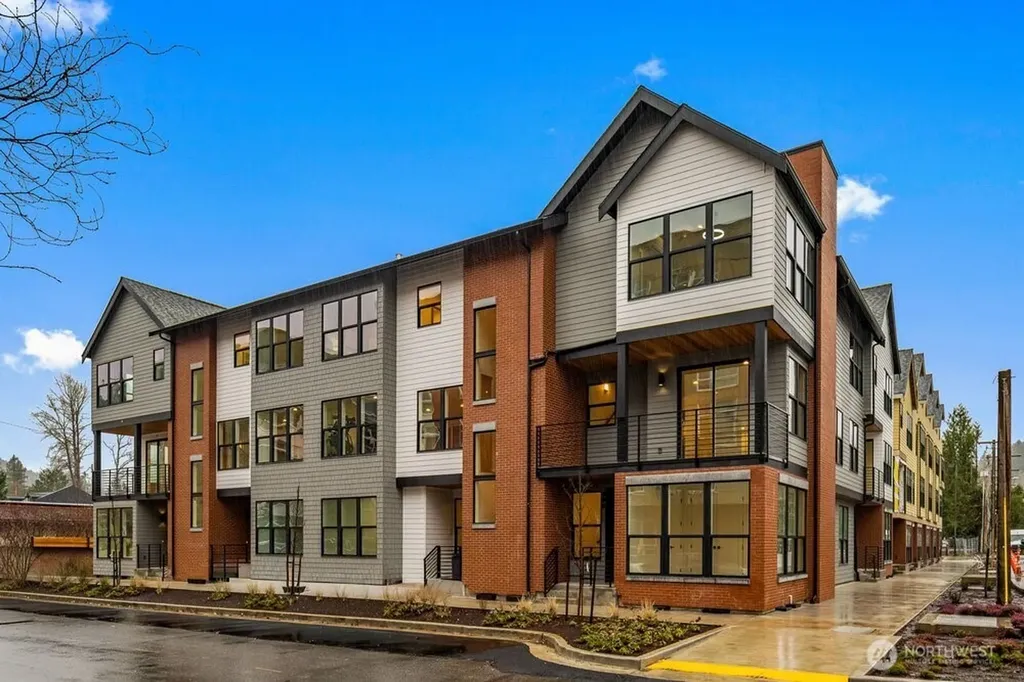 691 NW Locust St (Homesite #11) Issaquah WA 98027