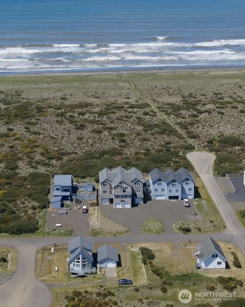 1003 S Sand Dune Avenue SW Ocean Shores WA 98569