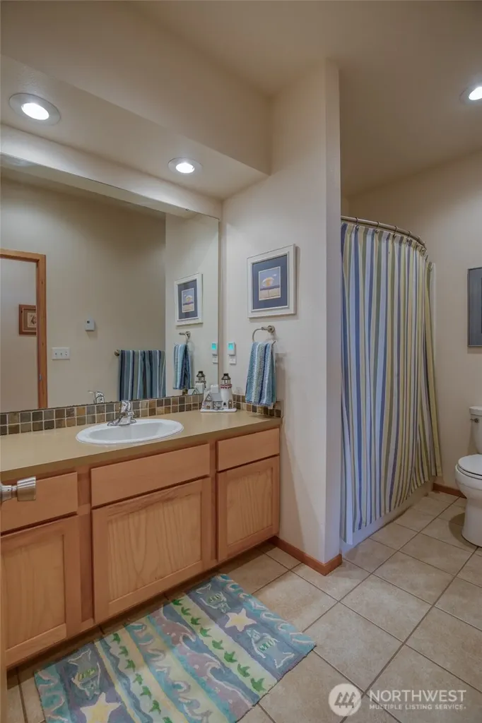1003 S Sand Dune Avenue SW Ocean Shores WA 98569