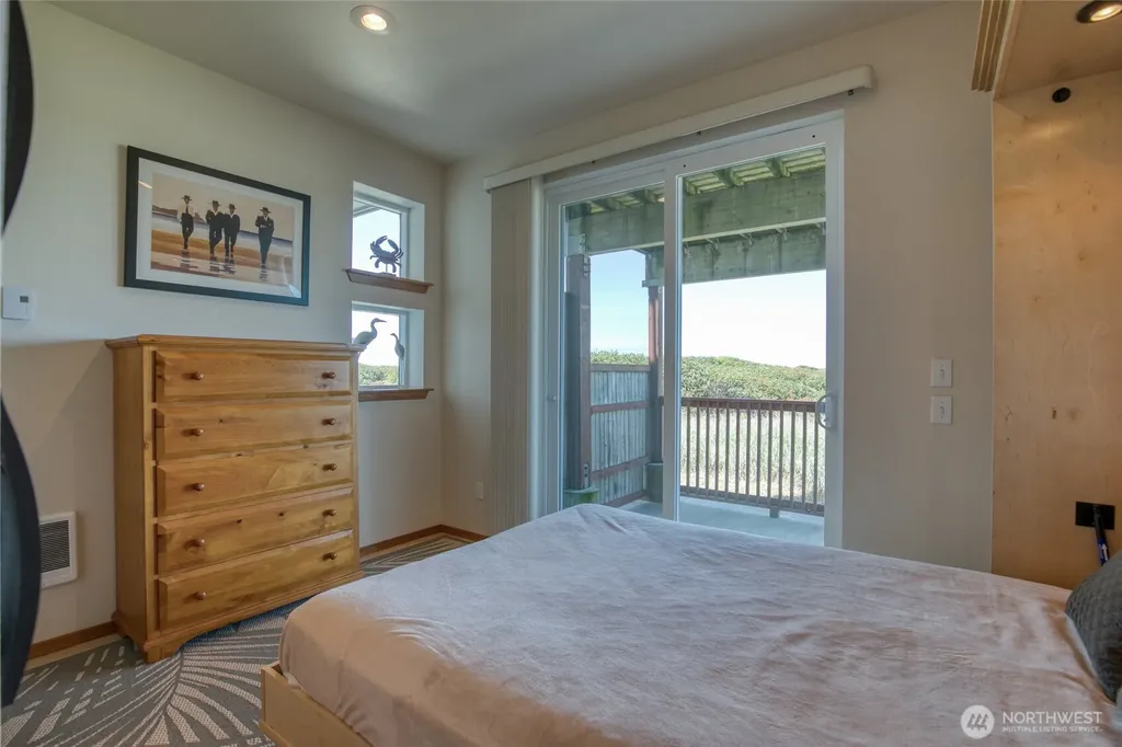 1003 S Sand Dune Avenue SW Ocean Shores WA 98569