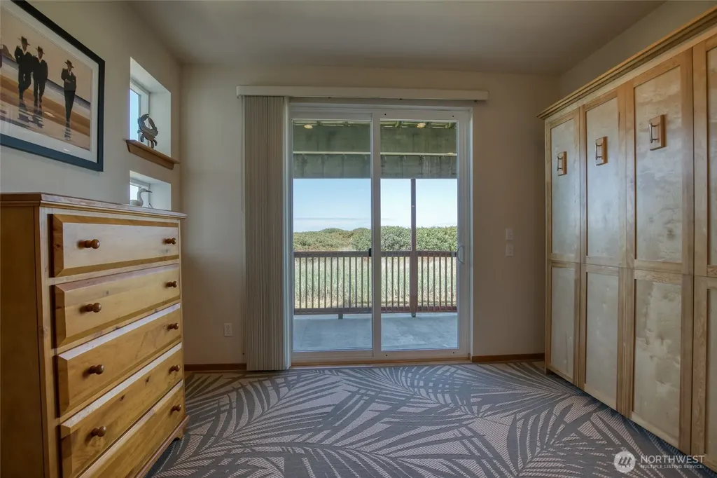 1003 S Sand Dune Avenue SW Ocean Shores WA 98569