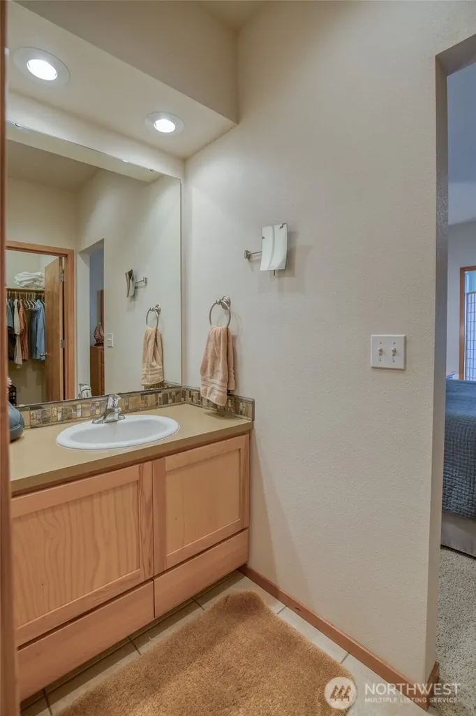 1003 S Sand Dune Avenue SW Ocean Shores WA 98569