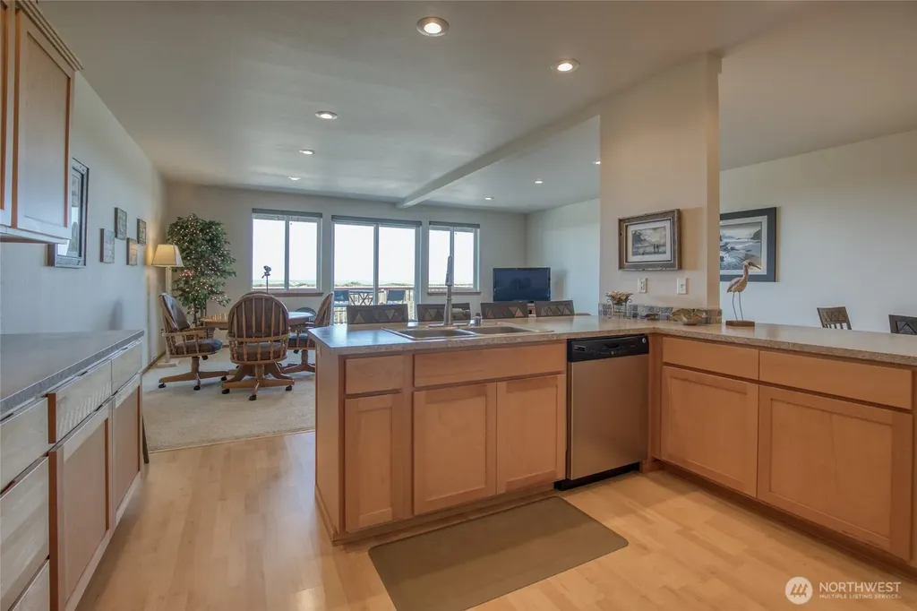 1003 S Sand Dune Avenue SW Ocean Shores WA 98569