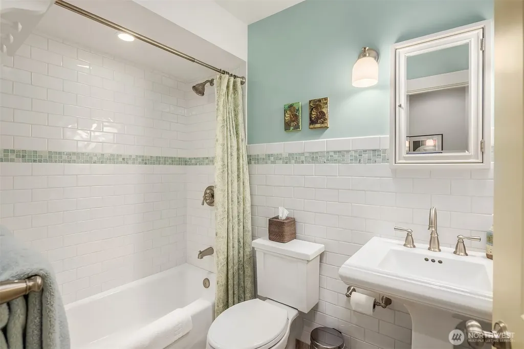 4411 NE 90th Street Seattle WA 98115