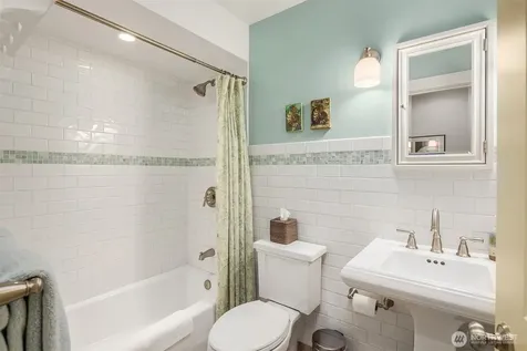 4411 NE 90th Street Seattle WA 98115