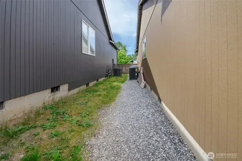 1224 130th Street E Tacoma WA 98445