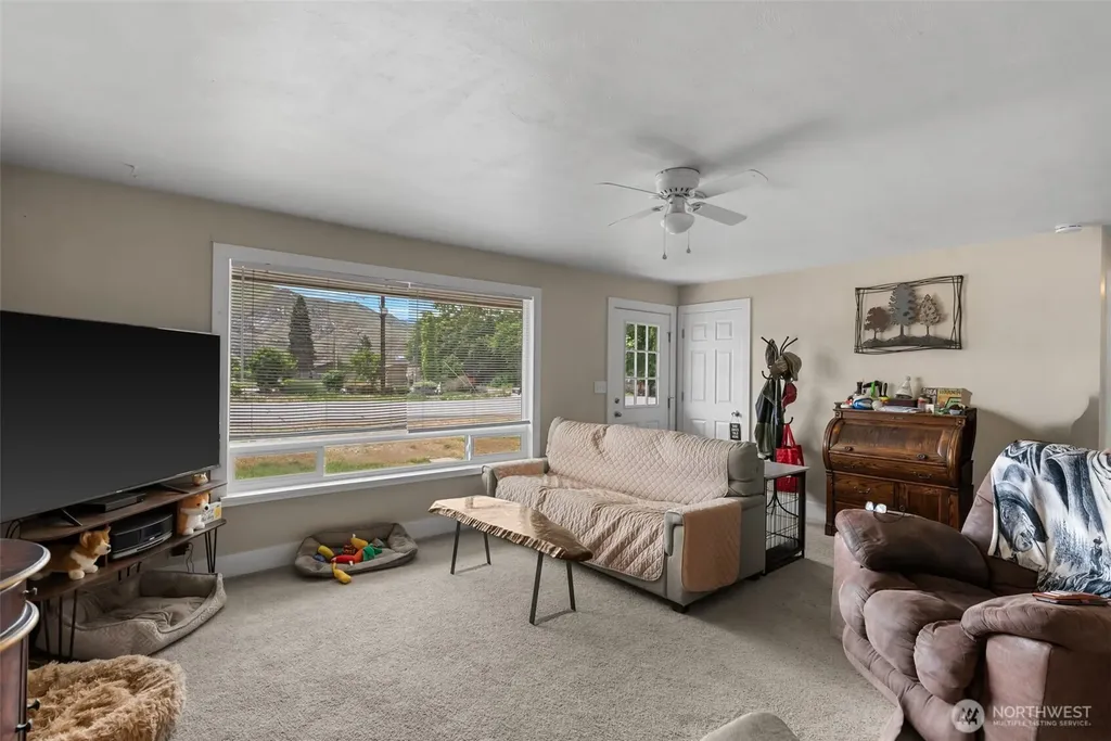 199 1 Street SE East Wenatchee WA 98802