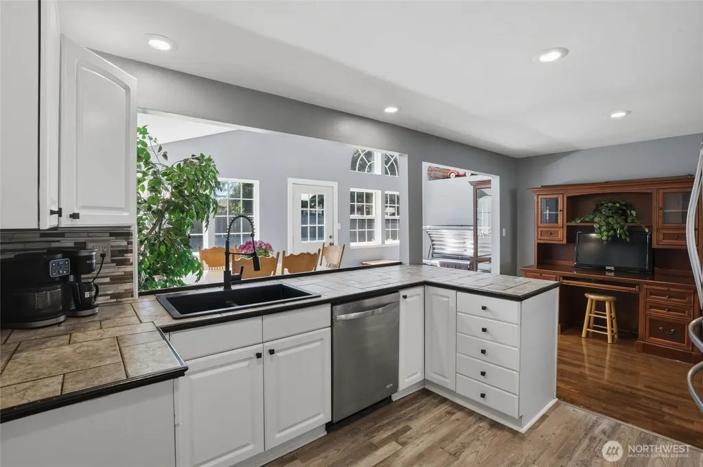 3220 SE Azalea Avenue Port Orchard WA 98366