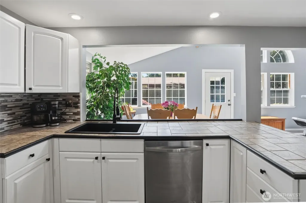 3220 SE Azalea Avenue Port Orchard WA 98366