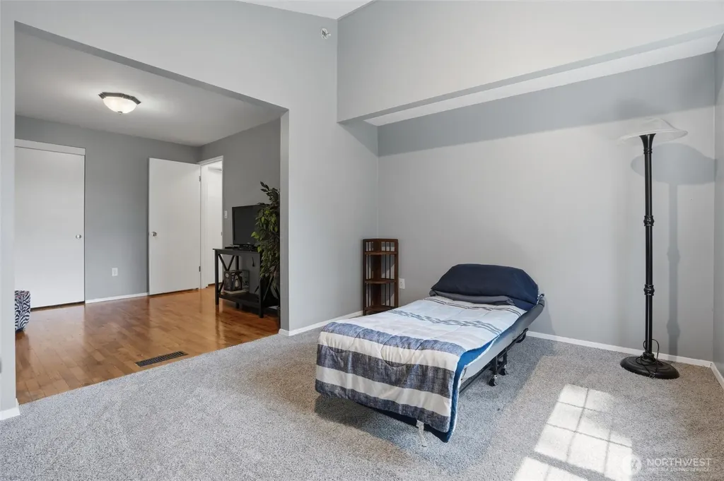 3220 SE Azalea Avenue Port Orchard WA 98366