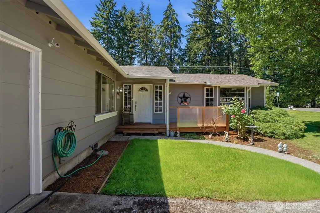 3220 SE Azalea Avenue Port Orchard WA 98366