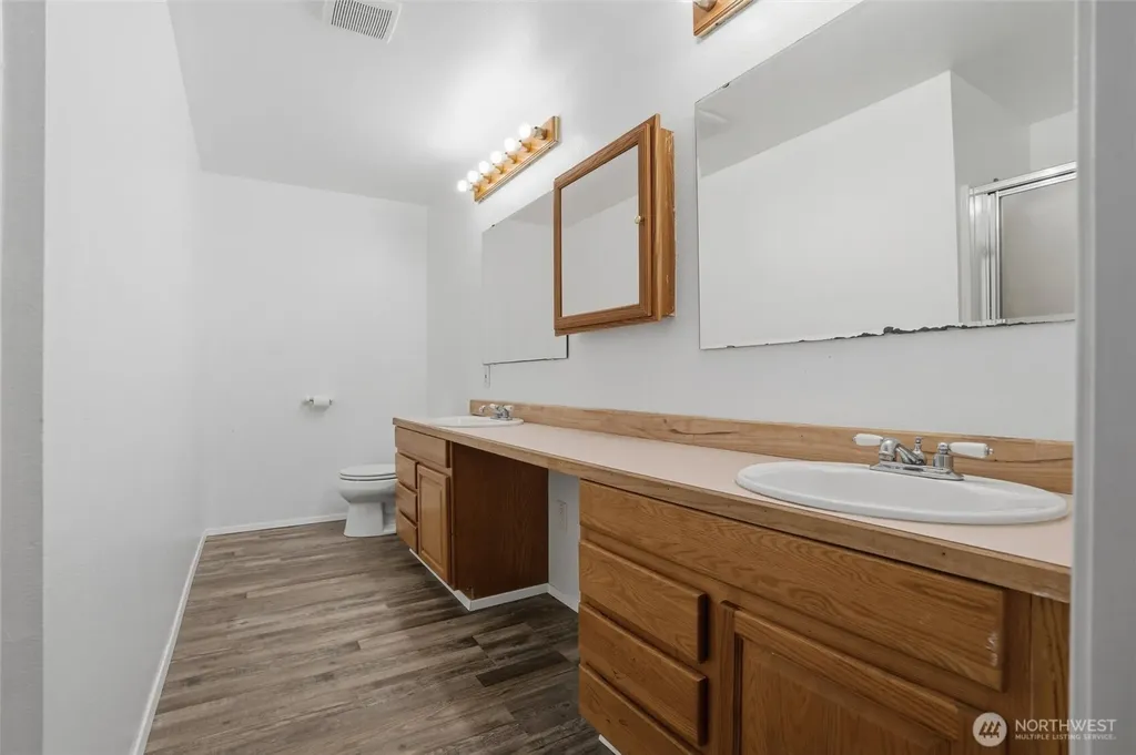 3220 SE Azalea Avenue Port Orchard WA 98366
