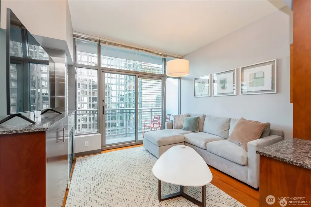 2033 2nd Avenue Seattle WA 98121