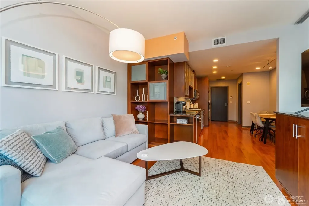 2033 2nd Avenue Seattle WA 98121