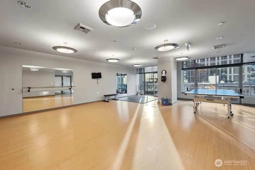 2033 2nd Avenue Seattle WA 98121