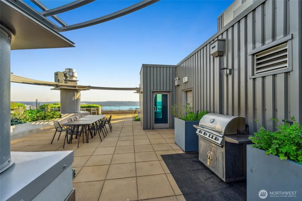 2033 2nd Avenue Seattle WA 98121