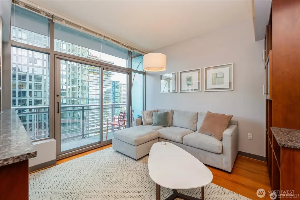 2033 2nd Avenue Seattle WA 98121