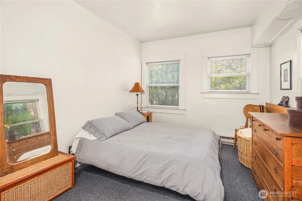 111 W Kinnear Place Seattle WA 98119