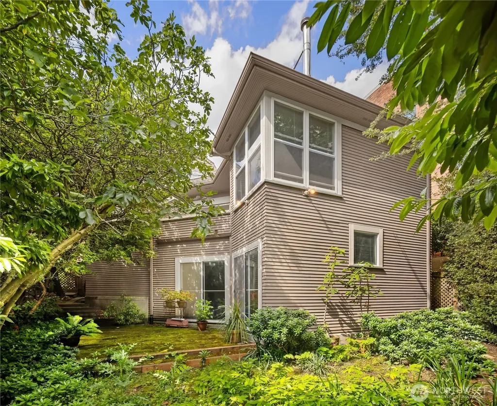 111 W Kinnear Place Seattle WA 98119