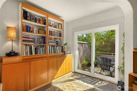 111 W Kinnear Place Seattle WA 98119