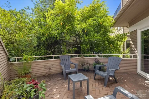 111 W Kinnear Place Seattle WA 98119