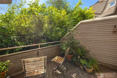 111 W Kinnear Place Seattle WA 98119
