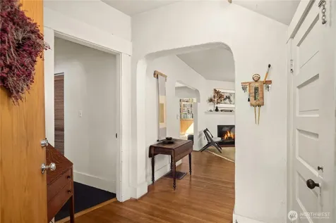 111 W Kinnear Place Seattle WA 98119