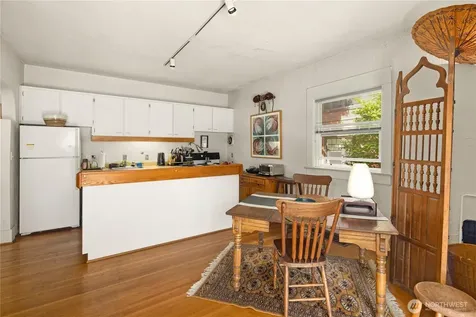 111 W Kinnear Place Seattle WA 98119