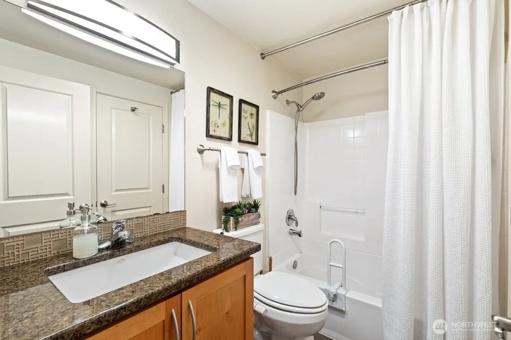 3045 20th Avenue W Seattle WA 98199
