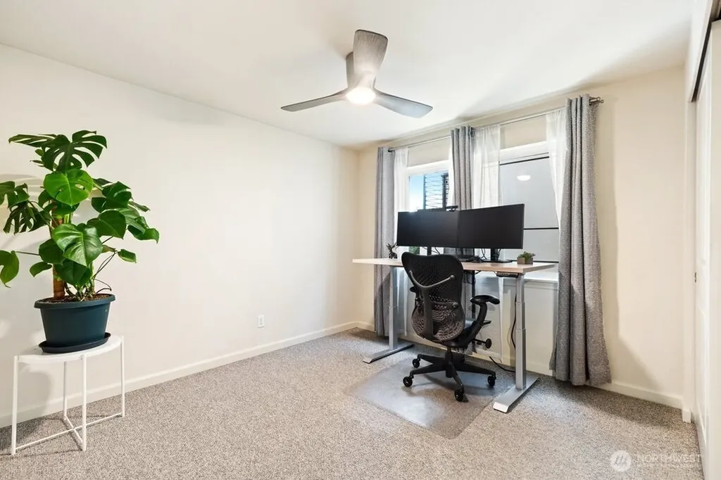 3045 20th Avenue W Seattle WA 98199