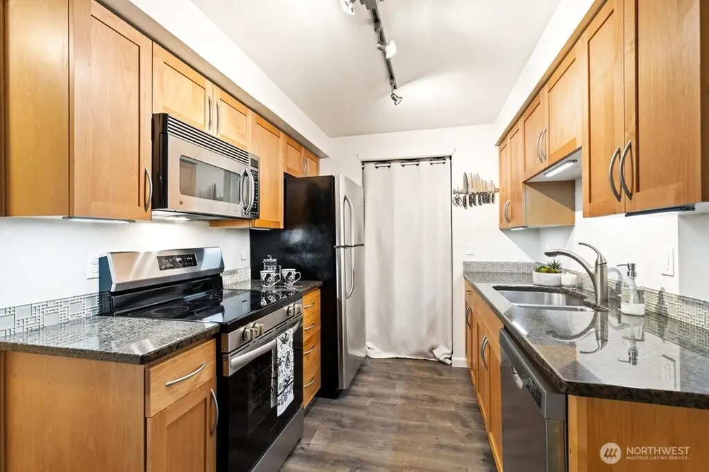 3045 20th Avenue W Seattle WA 98199
