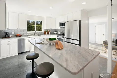 7037 NE 137th Street Kirkland WA 98034