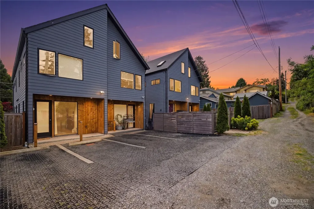 918 N 100th Street Seattle WA 98133