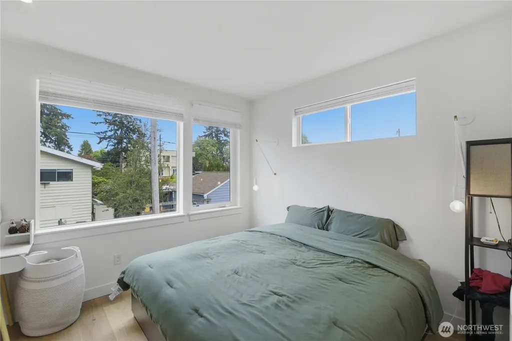 918 N 100th Street Seattle WA 98133