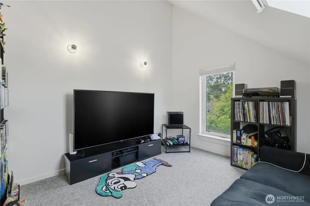 918 N 100th Street Seattle WA 98133