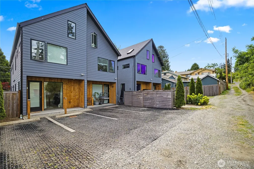 918 N 100th Street Seattle WA 98133