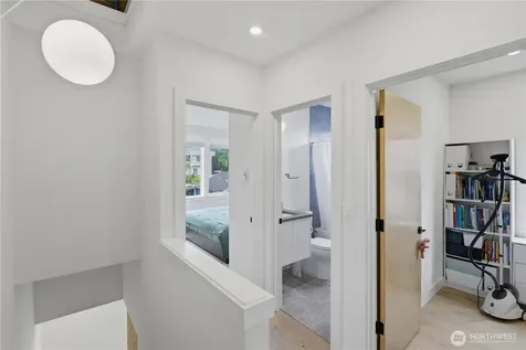 918 N 100th Street Seattle WA 98133