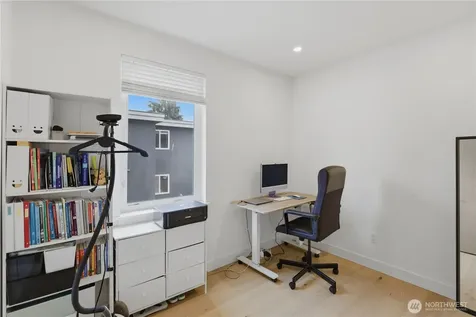 918 N 100th Street Seattle WA 98133
