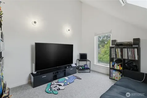 918 N 100th Street Seattle WA 98133