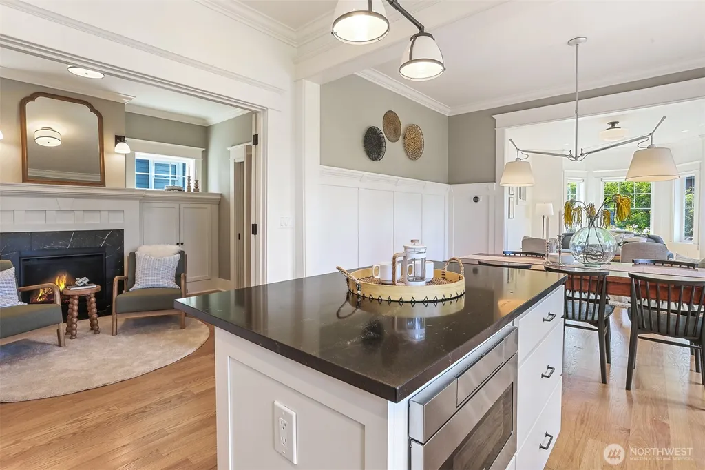 2222 Warren Avenue N Seattle WA 98109