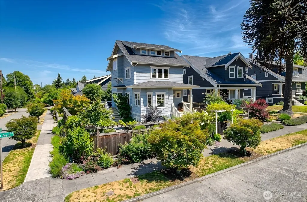 2222 Warren Avenue N Seattle WA 98109